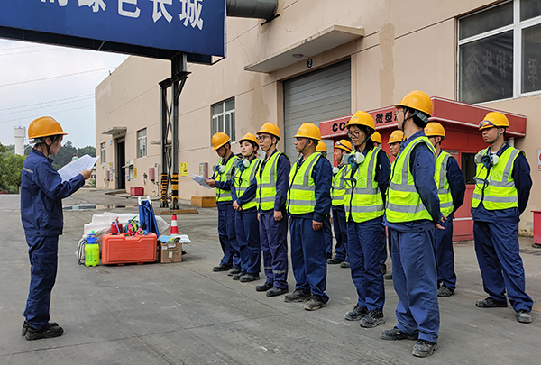 宁国PA尊龙凯时环保开展危险废物泄露突发环境事件现场处置演练
