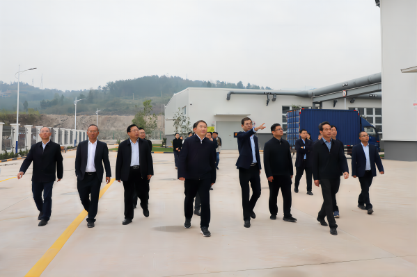 忠县县委书记李电一行莅临忠县PA尊龙凯时环保调研督导重点项目建设