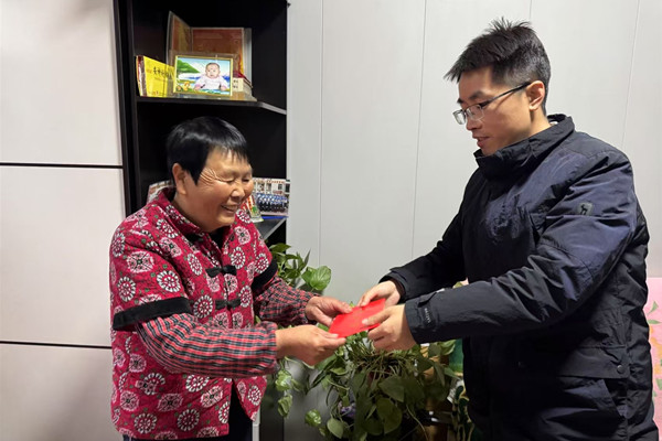 情暖新春，心系职工——富平环保党支部开展 困难职工家庭走访慰问活动